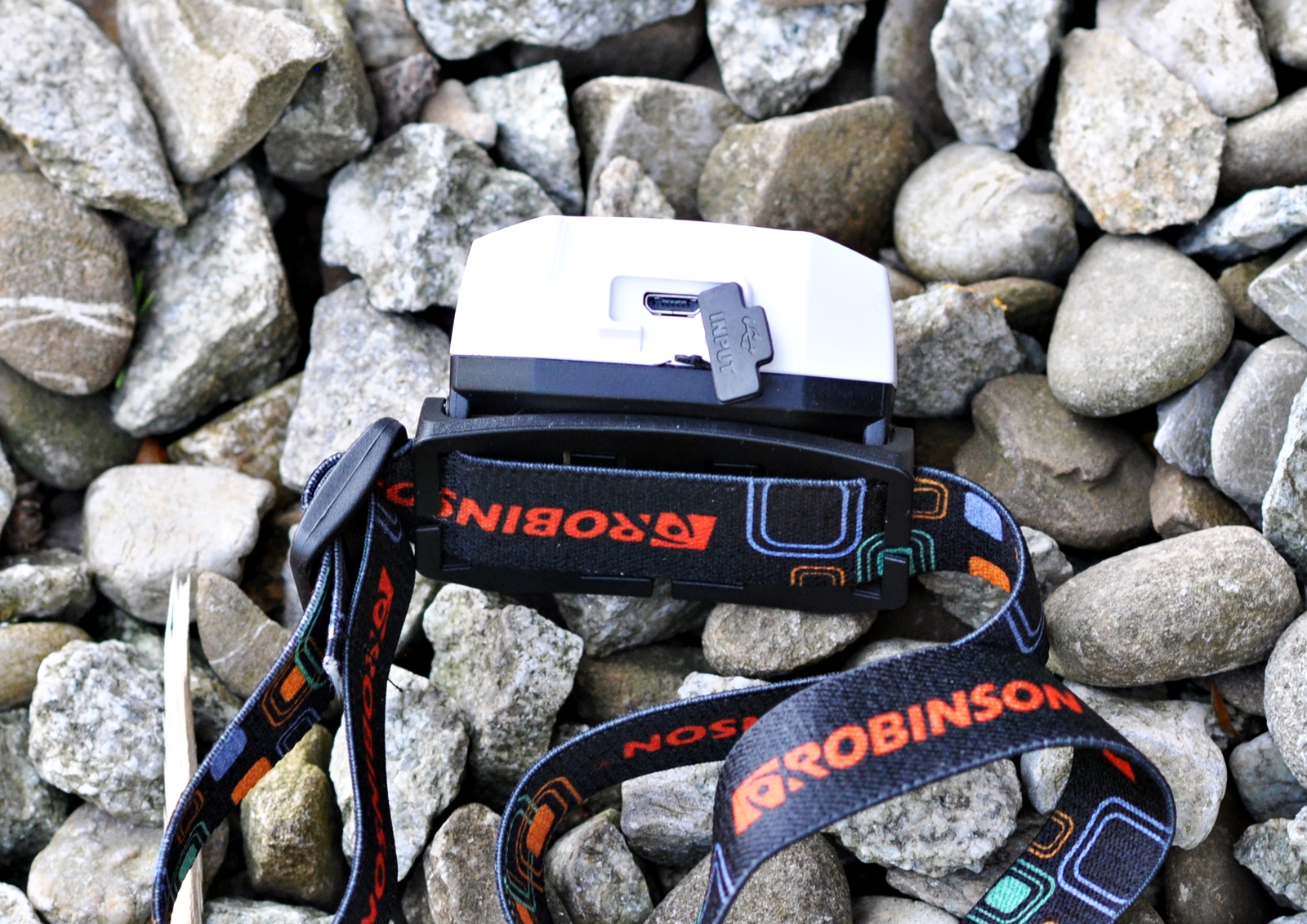 Čelovka nabíjecí bílá